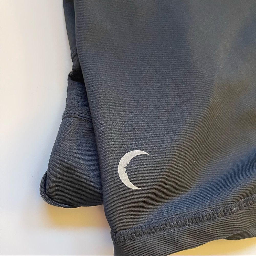 ZYIA Black Distance Zipper Tank. - Picture 6 of 6